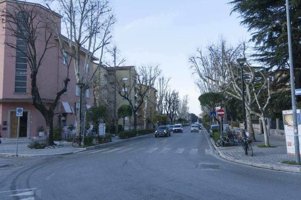 Ospitaci Appartamenti Viale Mezzetti โฟลีโญ ภายนอก รูปภาพ